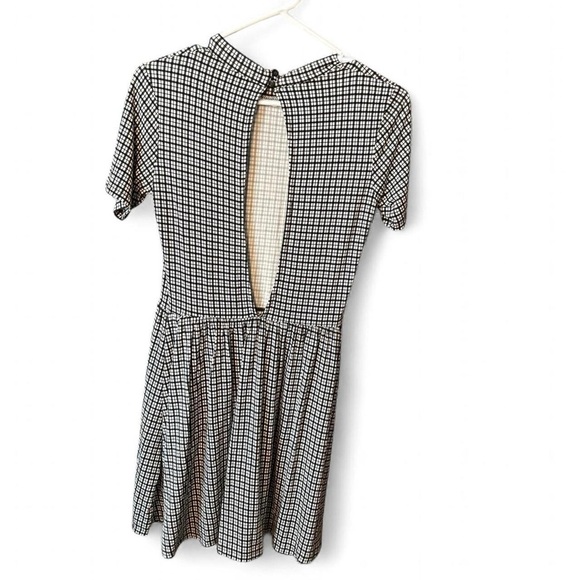Forever 21 Black & White Plaid /Backless Dress – Size M - Picture 2 of 8